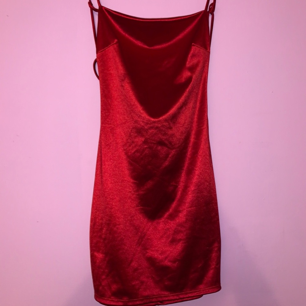 Red dress - Picture 1 of 2